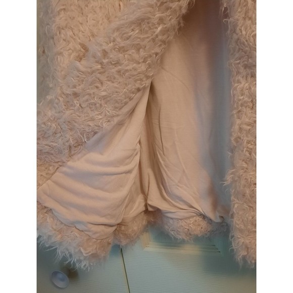 Cabi Furry Crop Jacket Ivory Style # 3024 Small Shaggy Faux Fur - Picture 5 of 6